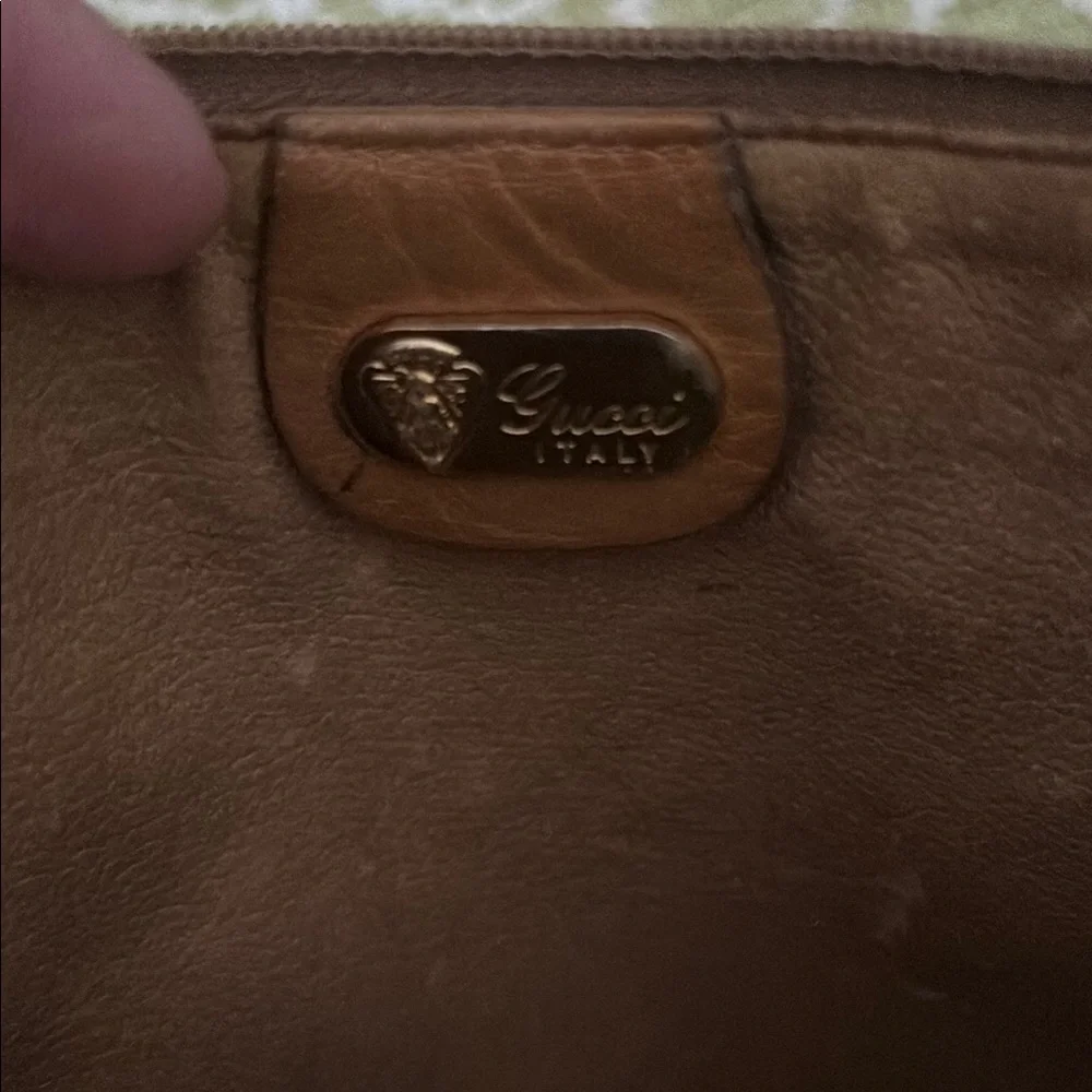 Womens Gucci clutch bag. - Picture 3 of 6